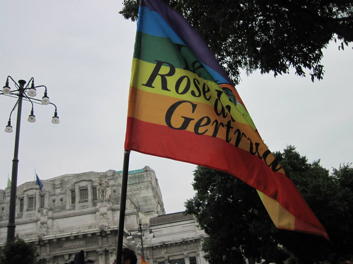 gay pride. I cittadini di Magenta in protesta contro il Gay Pride - 04/07/2013