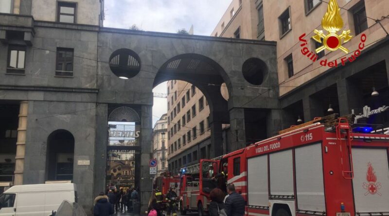 incendio a Milano, via Diaz
