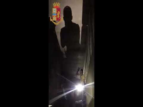video dell'arresto. Il video dell'arresto in metropolitana, stazione Corvetto - 24/05/2018