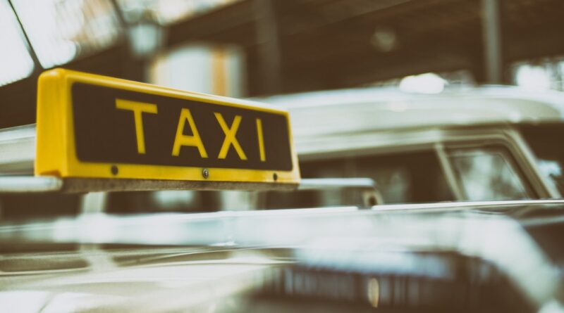 taxi. Taxi e droga per il week end a Milano - 22/04/2023