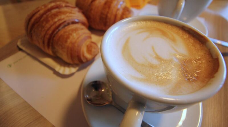 Avventure. Starbucks, Costa coffee, o cappuccio e brioches? - 05/09/2018