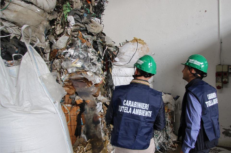 Cornaredo: il noe dei carabinieri e la locale stazione scoprono discarica di rifiuti