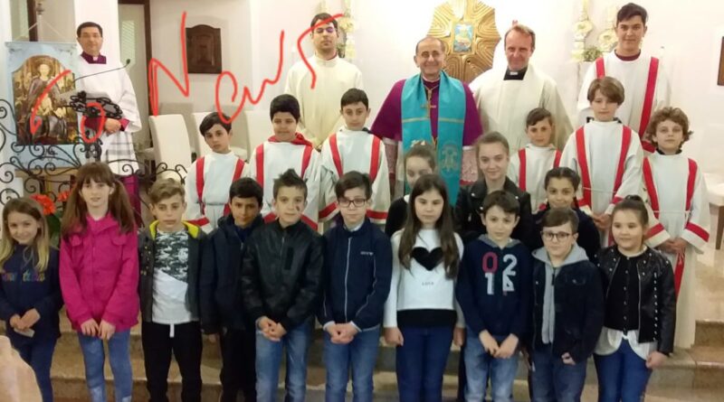 . L'arcivescovo Delpini riceve donazioni a Cerello. Rosari e fazzoletti benedetti per bambini e anziani - 25/04/2019