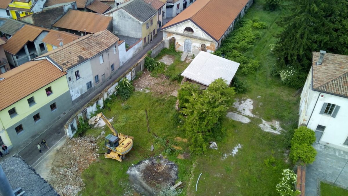 . Crolla il muro di Villa Litta, dopo 7 anni, a 2 settimane dalle elezioni - 12/05/2019