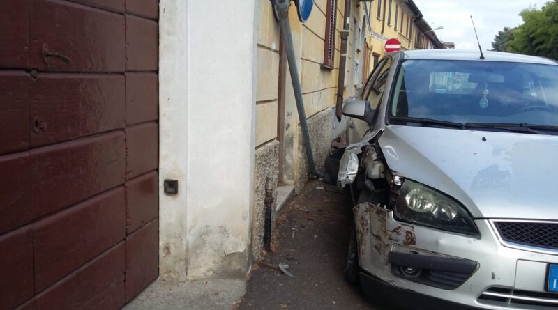 . Incidente a Ossona. Sul Muro con L'auto - 10/07/2019