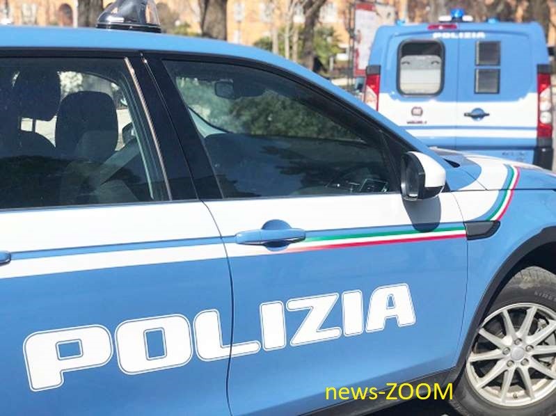 auto della polizia a Milano