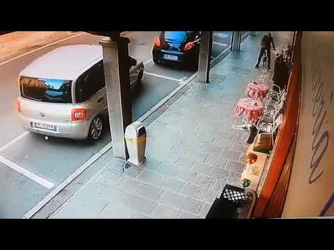 . Tecnica di un furto da manuale (video) - 03/11/2019