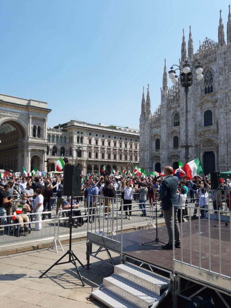 2 giugno,repubblica. 2 giugno 2020. Il centrodestra in piazza con mascherine e distanziamento sociale - 02/06/2020