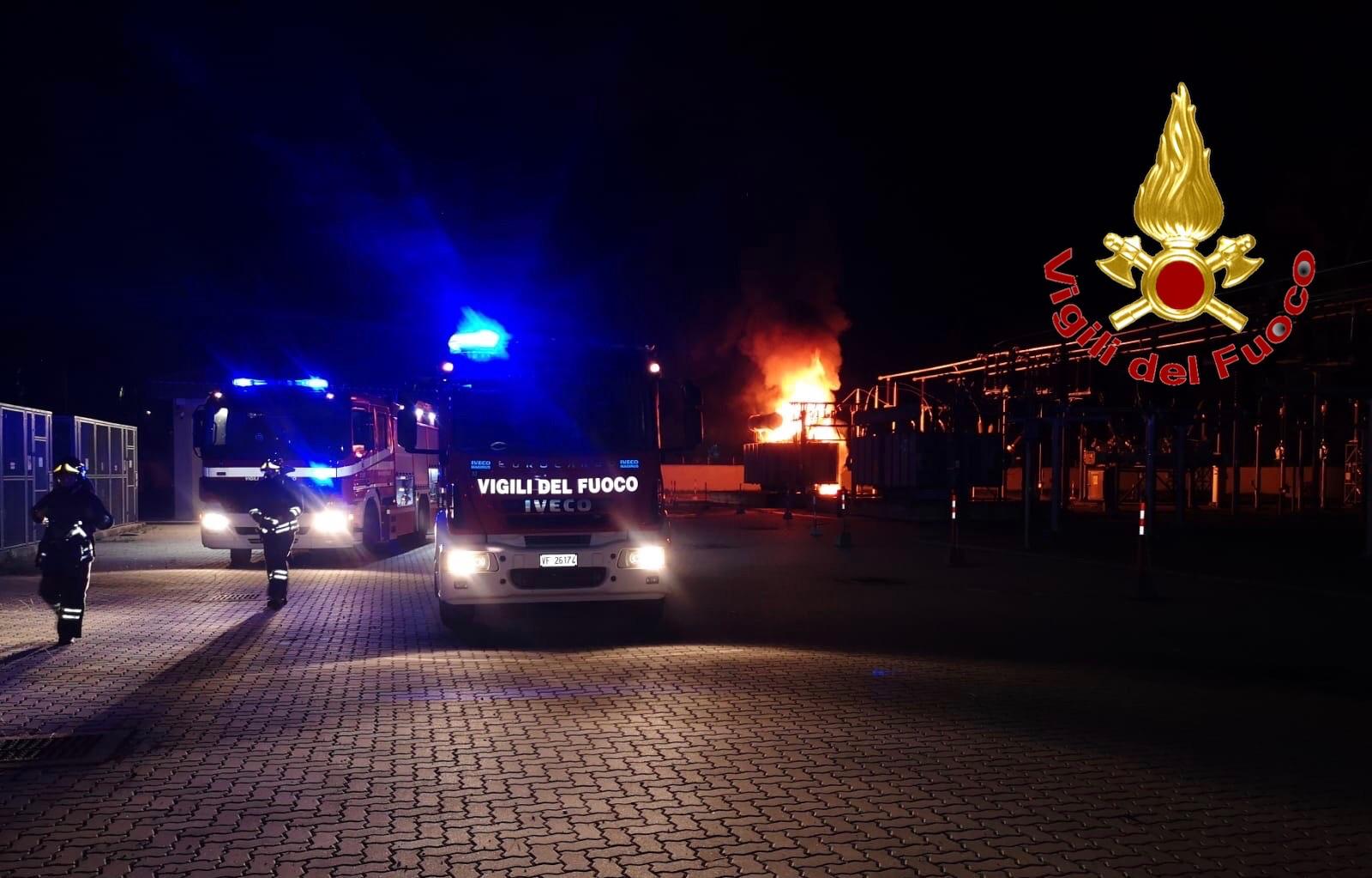 . Incendio in via De Gasperi. Le foto del trasformatore Enel - 23/06/2020