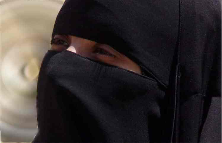 burqa. Burqa in regione Lombardia. Confermato il divieto - 03/05/2017