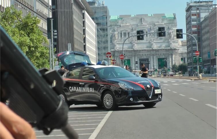 carabinieri. I Carabinieri fermano i due clandestini per il raid di Milano - 28/04/2018