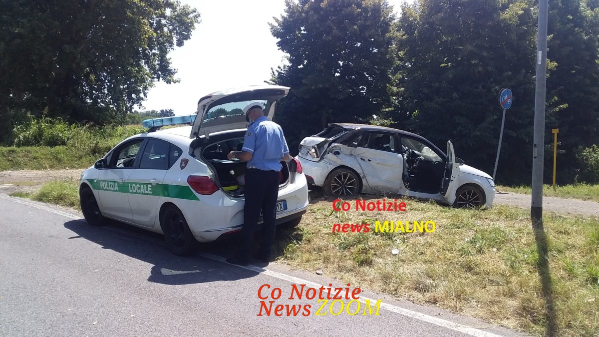 Audi distrutta ed elisoccorso nella sp 224 tra Ossona e Santo Stefano Ticino