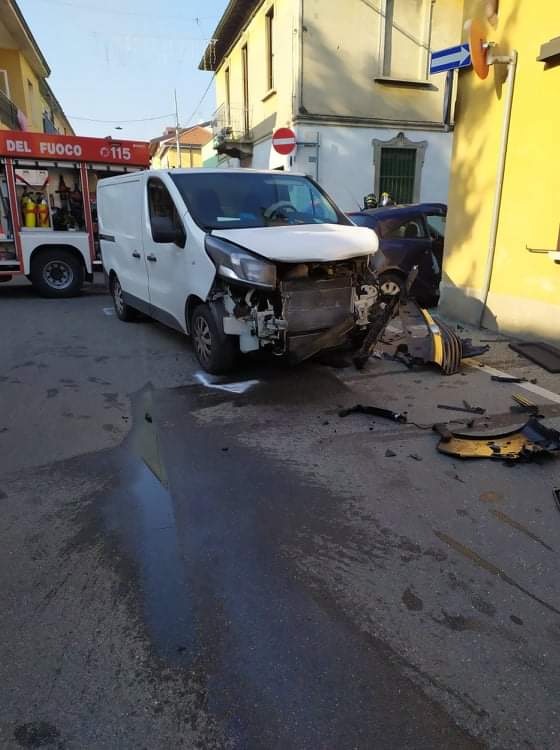 . Ancora un incidente in via Piave. Corbetta - 26/11/2020