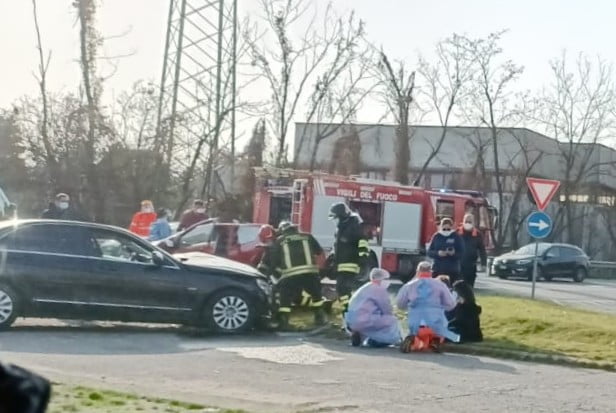 . Gravissimo incidente in via Nievo. Corbetta - 27/02/2021