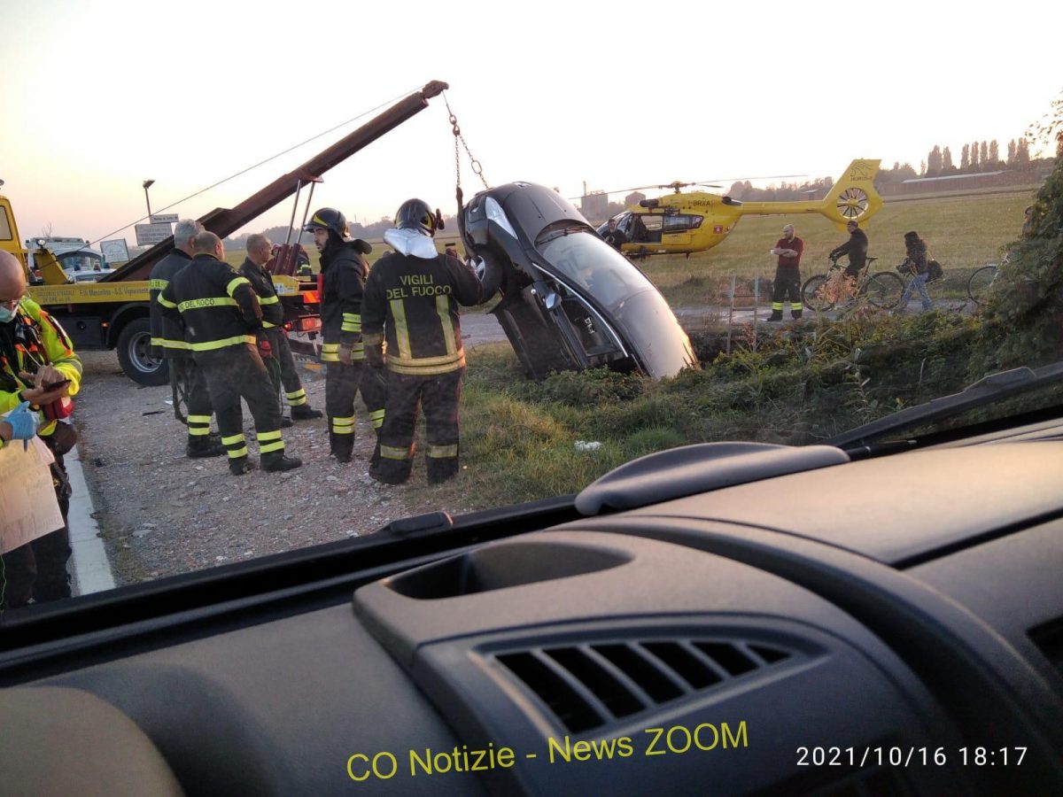 . Incidente a Gaggiano. Un'auto nel fosso (video) - 03/04/2022