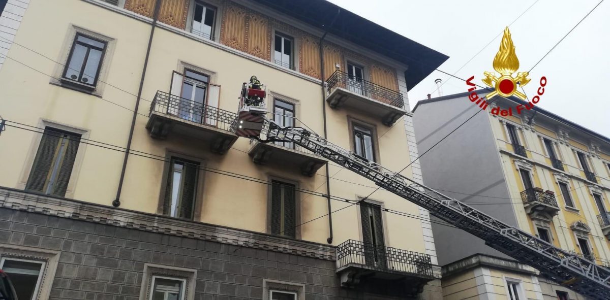 scale,milano. Crollano le scale di un palazzo in corso Vercelli a Milano - 03/11/2021