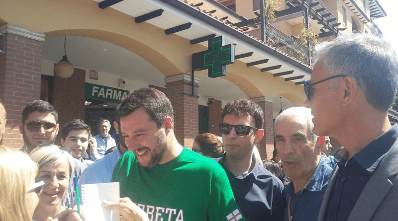 Matteo Salvini. Matteo Salvini a Corbetta fra la gente. Uno stile - 21/05/2016