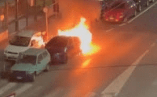 incendio,auto. Al fuoco. Incendio di auto a Cuggiono - 18/03/2022