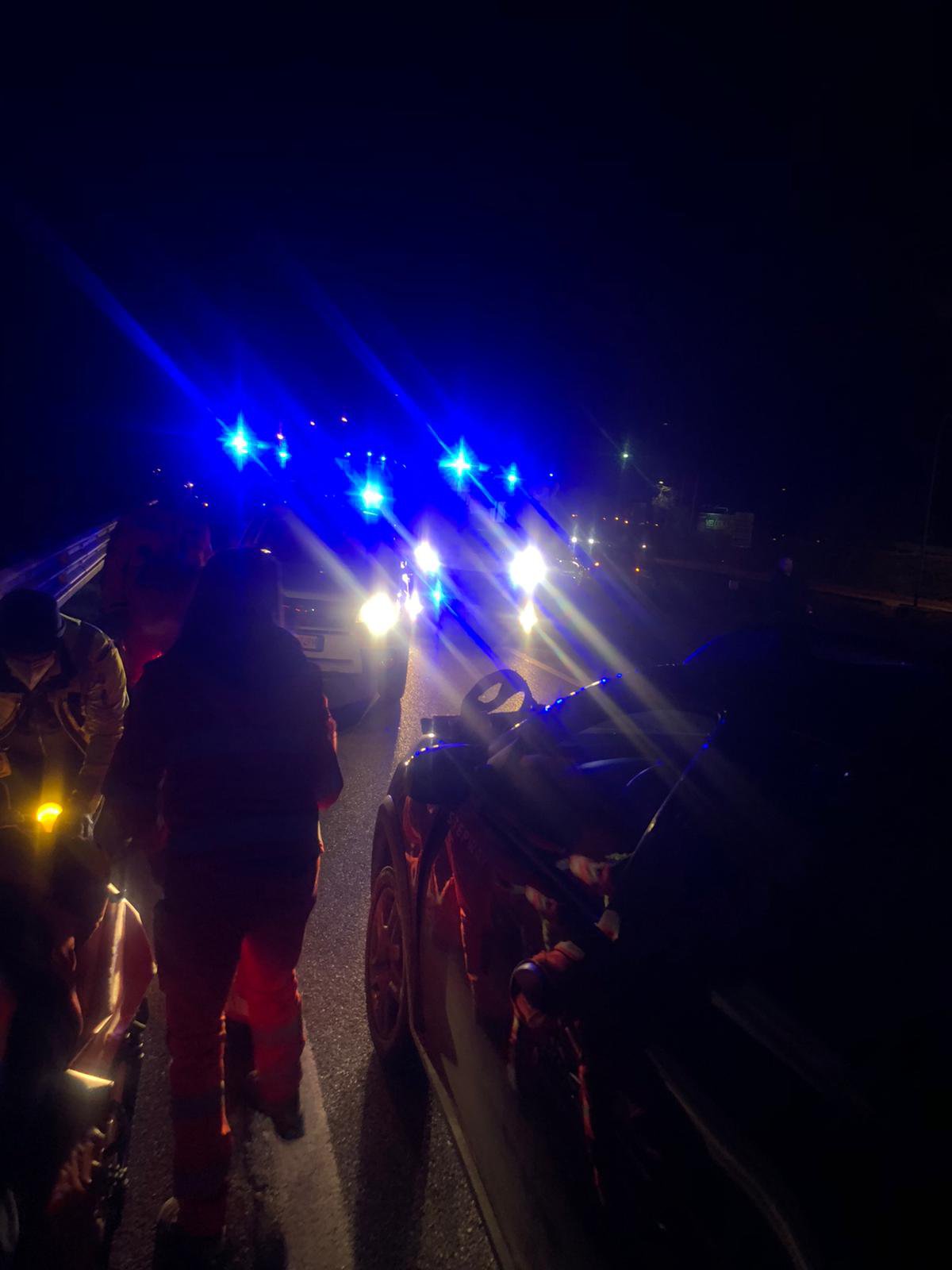 Incidente,Stradale,Vermezzo. Incidente stradale a Vermezzo sulla Vigevanese. Feriti e 6 auto distrutte (foto) - 11/03/2022