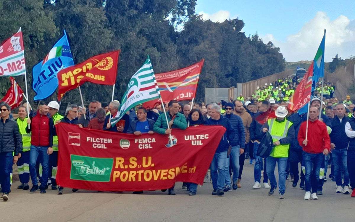 Corteo manifestazione lavoratori Portovesme SRL Sulcis