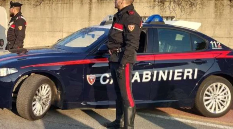 pero,bagno,spacciatore. Pero. I carabinieri bloccano spacciatore con sorpresa in bagno - 03/02/2024