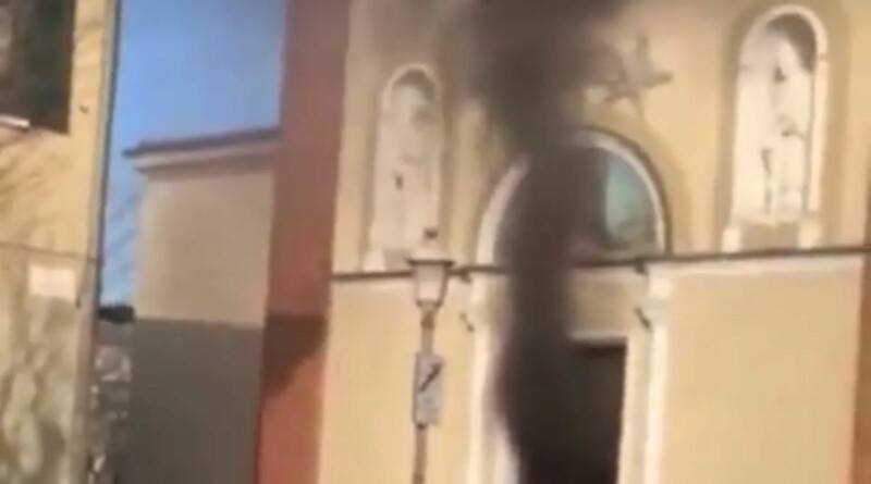 Presepe,Parabiago. Parabiago. Marocchino dà fuoco al presepe nella Chiesa di Villastanza - 15/12/2023