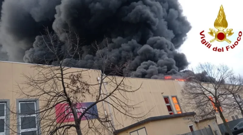 incendio. Incendio a Truccazzano. Chiudete le finestre (Video) - 28/02/2024