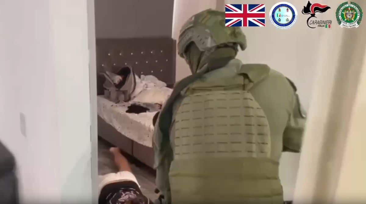 emanuele gregorini,arresto,colombia. Il video dell'arresto in Colombia di Emanuele Gregorini, considerato il rappresentante della camorra e della 'ndrangheta nella Alleanza mafiosa in Lombardia - 18/03/2025