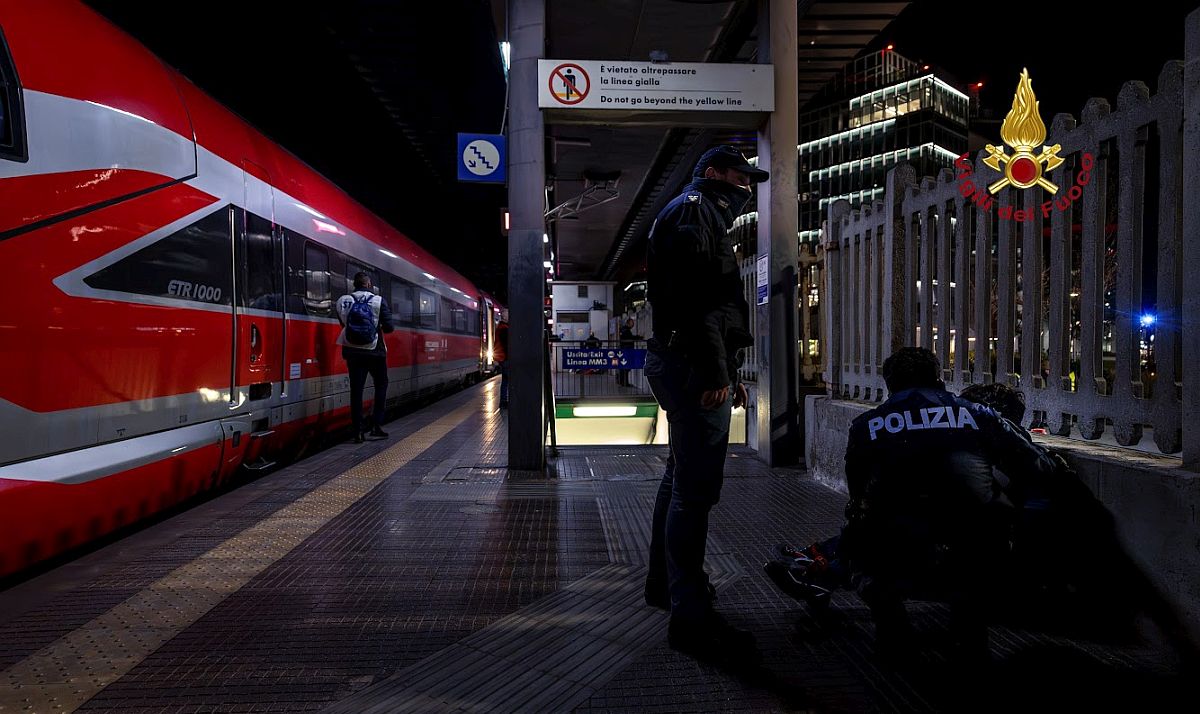 Rogoredo,Esercitazione. Rogoredo, terrore in stazione! Simulato un attacco bomba su un treno a Milano: ecco cosa è successo" - 10/03/2025