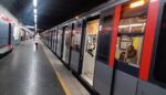 Milano, rapina alla M1 Palestro: arrestati due giovani dopo l’aggressione a una madre con il figlio