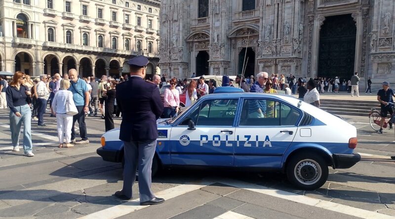 Eventi. Milano, San Michele Arcangelo: le auto storiche della Polizia conquistano piazza Duomo - 30/09/2026