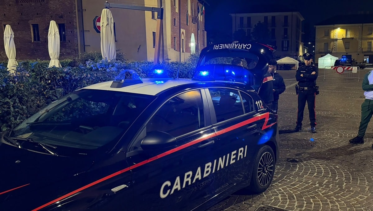 Abbiategrasso,Fuochi pirotecnici. Abbiategrasso, hashish in piazza Castello: denunciato un 20enne - 21/10/2026