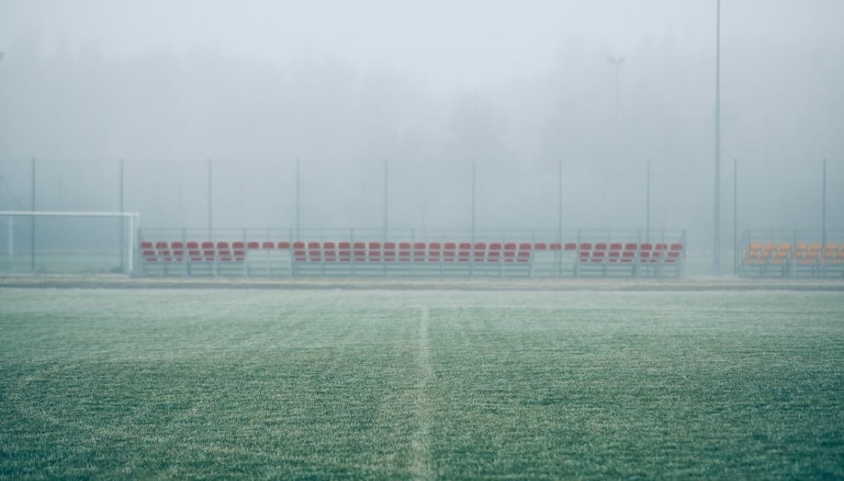 partita,calcio,pioggia. Quando la pioggia ferma una partita, chi decide e cosa succede in campo - 27/10/2026