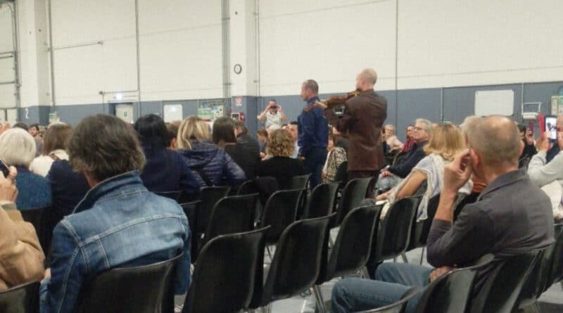prima pagina. Ossona, quasi 600 persone alla Comat per il concerto con lo Stradivari - 04/10/2026